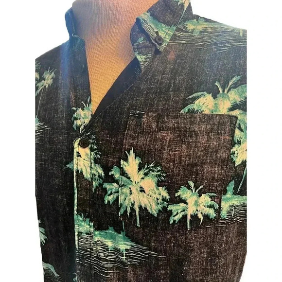 Carbon short sleeve button up Hawaiian shirt size medium - Picture 3 of 6